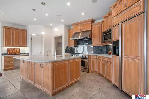 Kitchen - 17064 S Reflection Cir, Bennington, NE 68007 photo 4 of 8