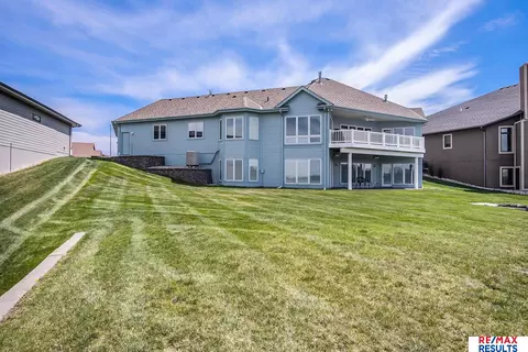 Exterior - 17064 S Reflection Cir, Bennington, NE 68007 photo 8 of 24