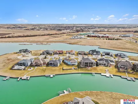 Exterior - 17064 S Reflection Cir, Bennington, NE 68007 photo 14 of 24