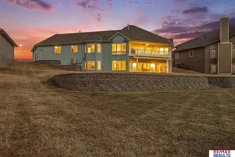 Exterior - 17064 S Reflection Cir, Bennington, NE 68007 photo 22 of 24