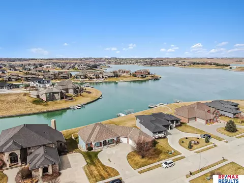 View/Area - 17064 S Reflection Cir, Bennington, NE 68007 photo 7 of 10
