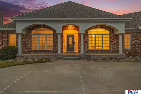 Exterior - 17064 S Reflection Cir, Bennington, NE 68007 photo 4 of 24