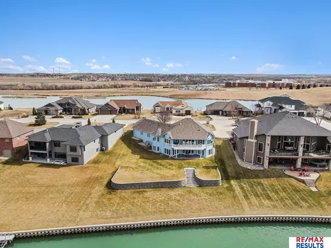 View/Area - 17064 S Reflection Cir, Bennington, NE 68007 photo 2 of 10