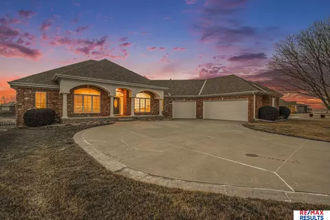 Exterior - 17064 S Reflection Cir, Bennington, NE 68007 photo 17 of 24