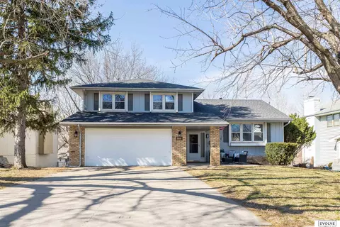 910 Buckboard Blvd, Papillion, NE 68046