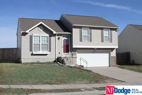 16112 Briar St, Omaha, NE 68136