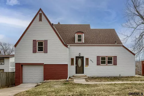 6337 N 32 St, Omaha, NE 68111