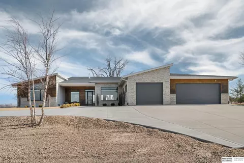 470 Sandy Pointe Ln, Ashland, NE 68003