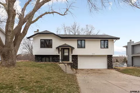 15730 Valley St, Omaha, NE 68130