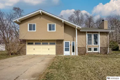 7102 S 49th Avenue Cir, Bellevue, NE 68157