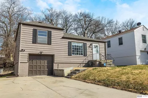 3309 N 54th St, Omaha, NE 68104
