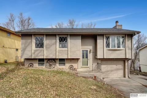 9156 Ames Ave, Omaha, NE 68134