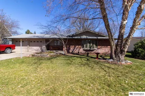 1504 N 2nd St, Seward, NE 68434