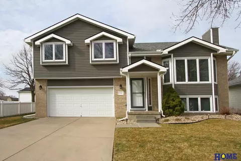 7355 S 32nd St, Lincoln, NE 68516