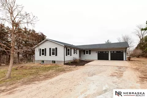 16617 6th St, Plattsmouth, NE 68048