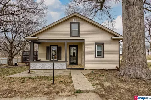 406 Elm St, Mineola, IA 51554