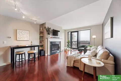 200 S 31 Ave #4201, Omaha, NE 68131