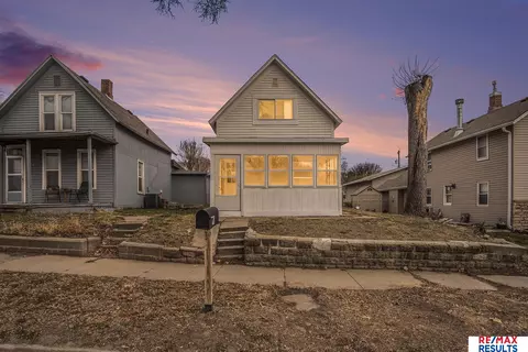 310 N 1st St, Missouri Valley, IA 51555