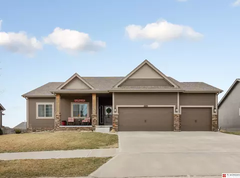 16477 Read St, Bennington, NE 68007