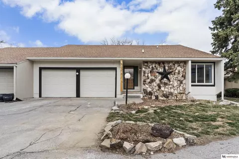 5070 S 150th Plz, Omaha, NE 68137