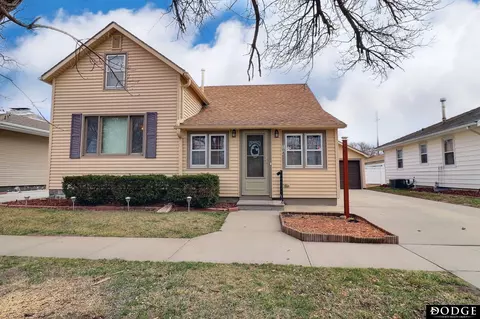 104 N Spring St, Hooper, NE 68031