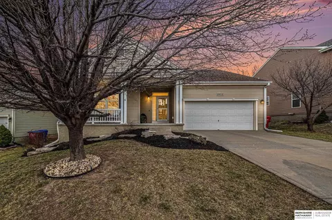 8912 S 163rd St, Omaha, NE 68136