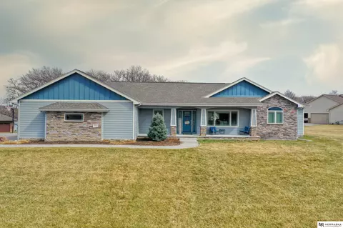14611 Fir Cir, Plattsmouth, NE 68048