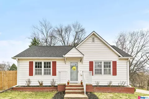 401 Hillcrest Dr, Plattsmouth, NE 68048