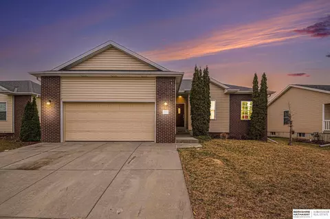 2411 SW Soukup Dr, Lincoln, NE 68522