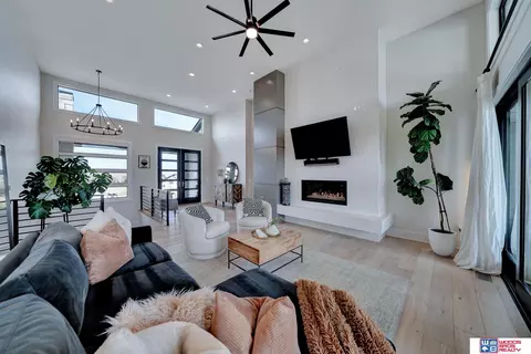 Living - 6333 Elderberry Ln, Roca, NE 68430 photo 3 of 11