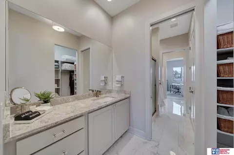 Bath - 6333 Elderberry Ln, Roca, NE 68430 photo 8 of 15