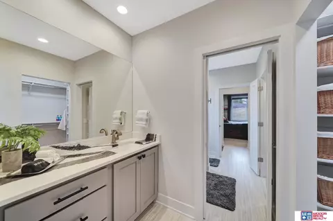 Bath - 6333 Elderberry Ln, Roca, NE 68430 photo 14 of 15