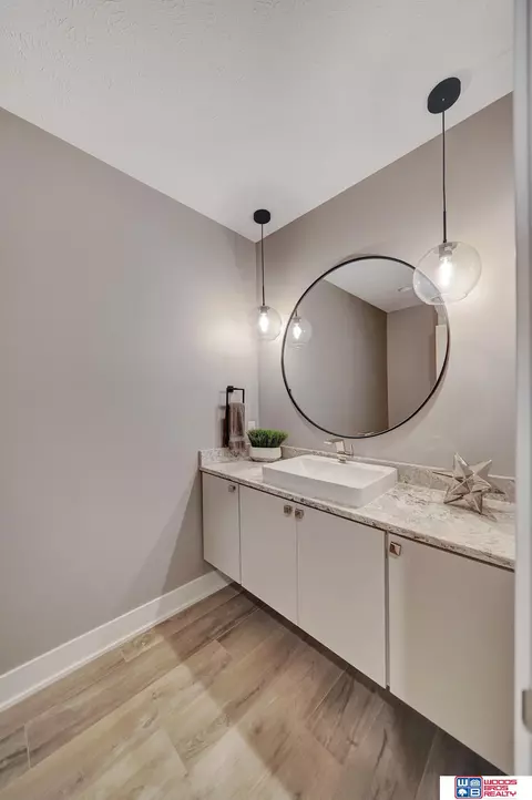 Bath - 6333 Elderberry Ln, Roca, NE 68430 photo 11 of 15