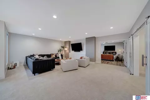 Living - 6333 Elderberry Ln, Roca, NE 68430 photo 9 of 11