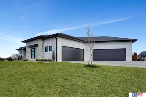 Exterior - 6333 Elderberry Ln, Roca, NE 68430 photo 6 of 16