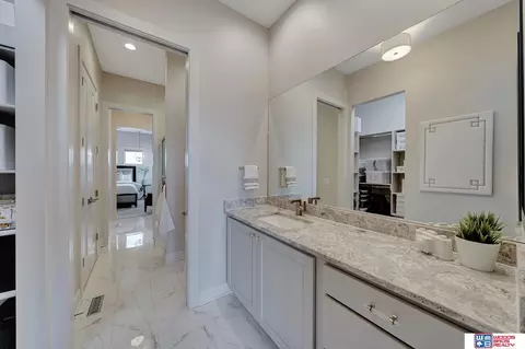 Bath - 6333 Elderberry Ln, Roca, NE 68430 photo 10 of 15