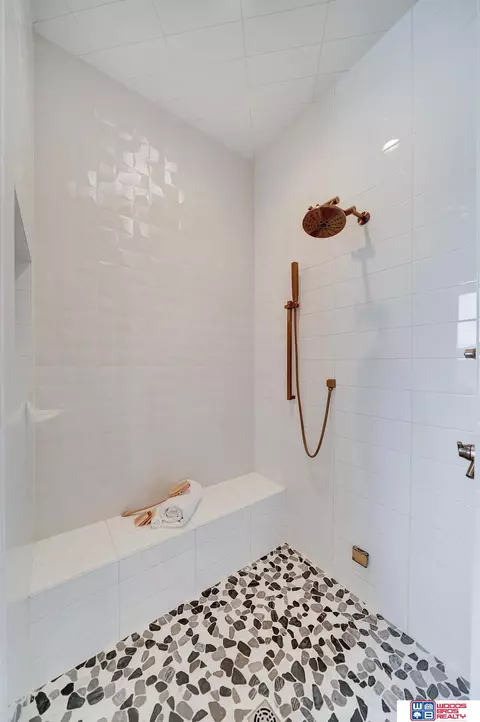 Bath - 6333 Elderberry Ln, Roca, NE 68430 photo 5 of 15