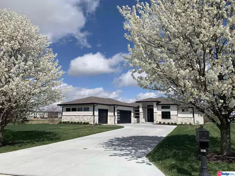 6905 S 198 St, Gretna, NE 68028