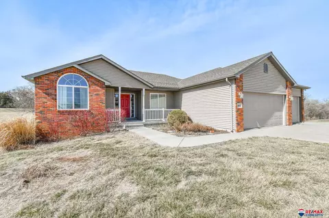 1425 Shire Ln, Eagle, NE 68347
