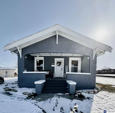 322 S 7th St, Beatrice, NE 68310