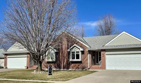 514 E 28th St, Fremont, NE 68025