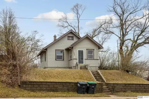 1227 D St, Omaha, NE 68107