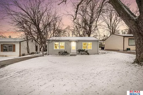 6625 Grover St, Omaha, NE 68106
