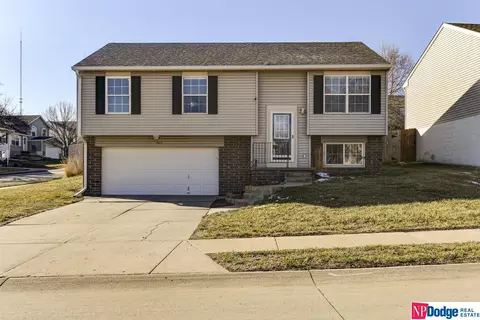 7853 Newport Ave, Omaha, NE 68122