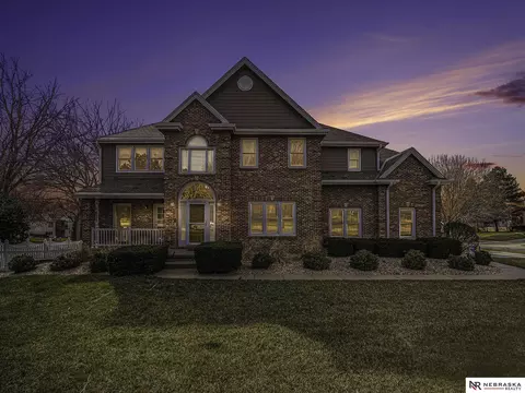 6755 Blue Ridge Ln, Lincoln, NE 68516