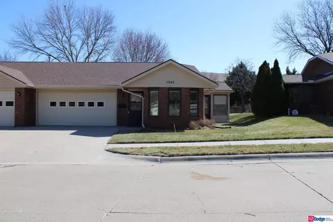 1242 Silver Ridge Rd #46, Lincoln, NE 68510