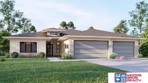 8904 Sandalwood Dr, Lincoln, NE 68520