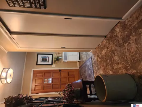 Entry Way - 1909 S 4th Ave, Beatrice, NE 68310 photo 2 of 4