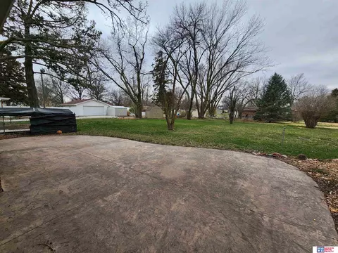 Exterior - 1909 S 4th Ave, Beatrice, NE 68310 photo 3 of 5
