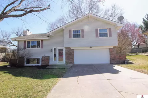 2751 Jane Ln, Lincoln, NE 68516